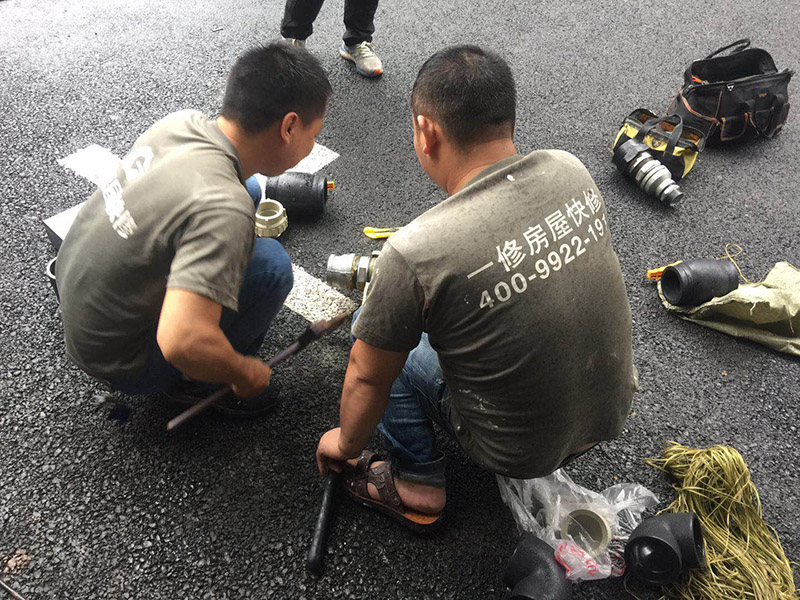 南寧市車庫門維修公司_南寧市車庫門維修師傅_南寧市車庫門維修報價